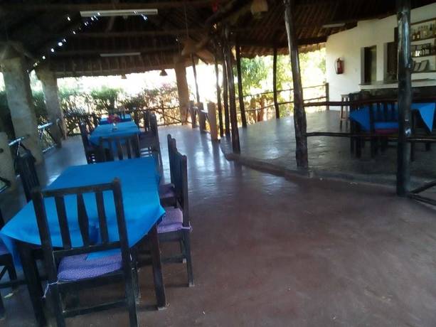 Imagen del bar/restaurante del Hotel Ashari. Foto 3