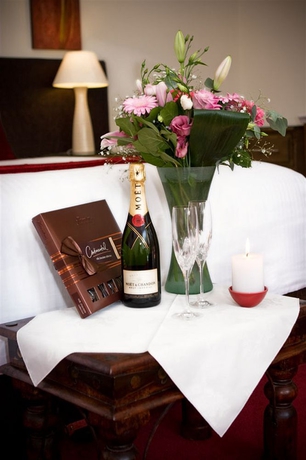 Imagen del bar/restaurante del Hotel Ashbourne House, York. Foto 3