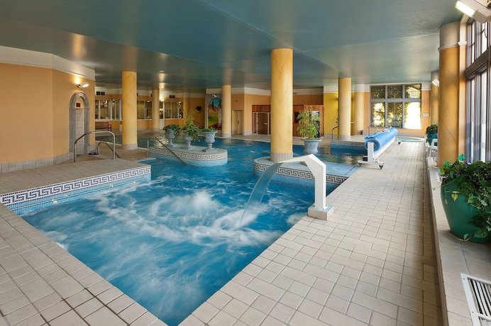 Imagen de la piscina del Hotel Ashdown Park. Foto 20