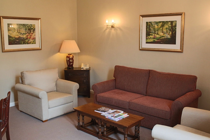 Imagen de los interiores del Hotel Ashdown Park and Country Club. Foto 15