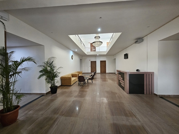 Imagen de los interiores del Hotel Ashirwad, Greater Noida. Foto 16