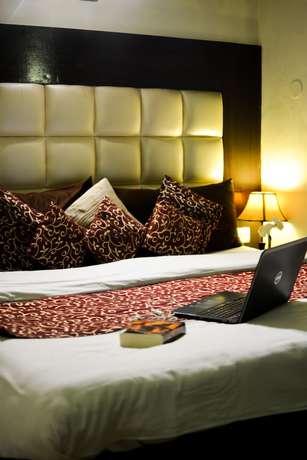 Imagen de la habitación del Hotel Ashirwad Hotel and Spa. Foto 9