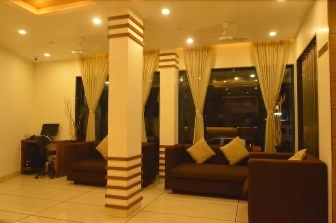 Imagen de los interiores del Hotel Ashish. Foto 29