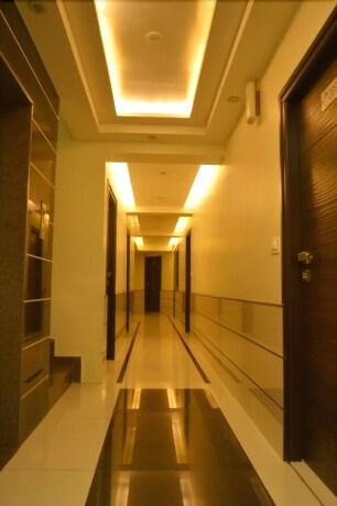Imagen de los interiores del Hotel Ashish. Foto 33