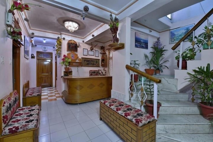 Imagen de los interiores del Hotel Ashish Inn. Foto 12