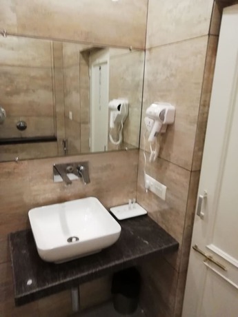 Imagen de la habitación del Hotel Ashish International. Foto 3