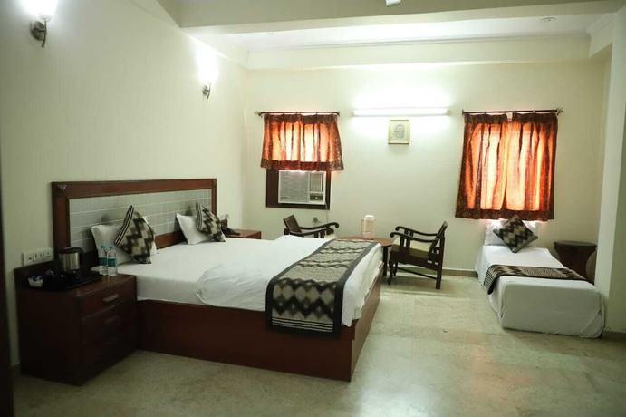 Imagen de la habitación del Hotel Ashish Palace. Foto 9