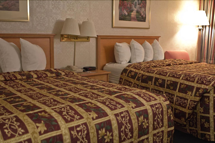 Imagen de la habitación del Hotel Ashlan Inn. Foto 7