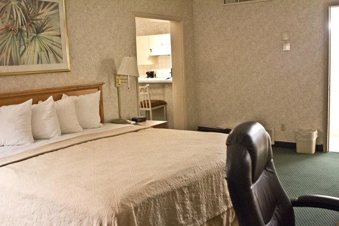 Imagen de la habitación del Hotel Ashlan Inn. Foto 10
