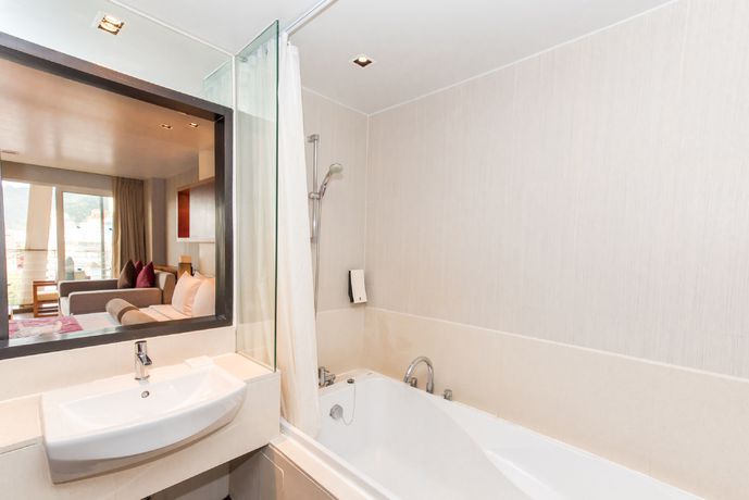 Imagen de la habitación del Hotel Ashlee Hub Patong. Foto 8