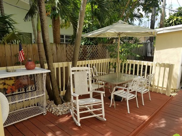 Imagen de la habitación del Hotel Ashley Brooke Beach Resort. Foto 13
