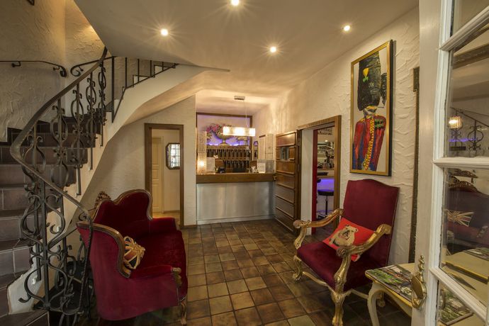 Imagen de los interiores del Hotel Ashley\'s Garden. Foto 16