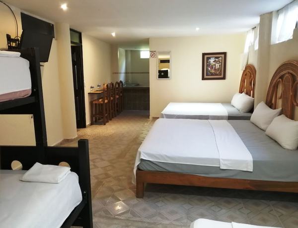 Imagen de la habitación del Hotel Ashly. Foto 19
