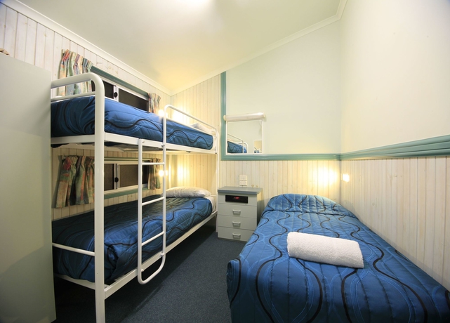 Imagen de la habitación del Hotel Ashmore Palms Holiday Village. Foto 10