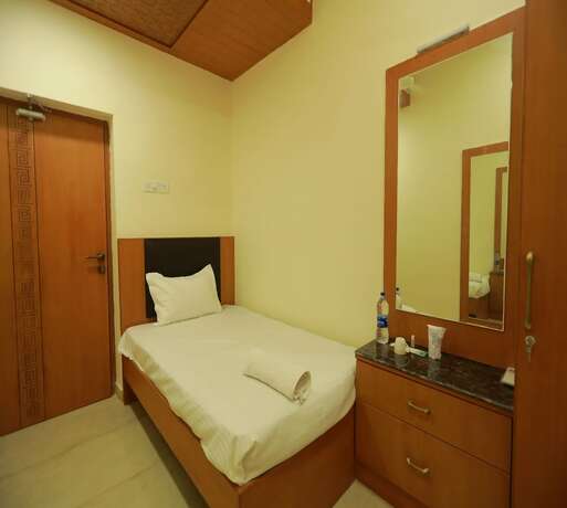 Imagen de la habitación del Hotel Ashok Palace. Foto 10