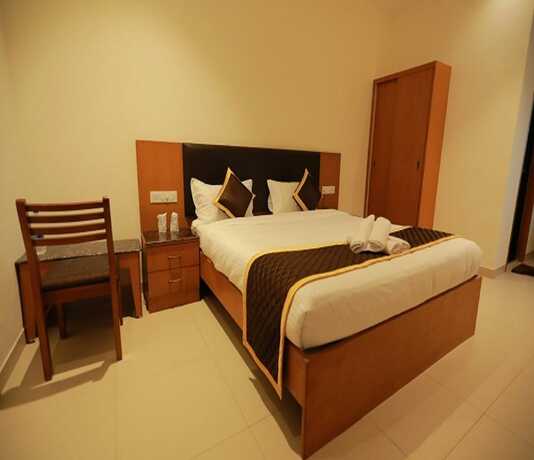 Imagen de la habitación del Hotel Ashok Palace. Foto 11