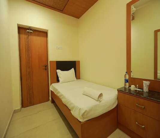 Imagen de la habitación del Hotel Ashok Palace. Foto 13