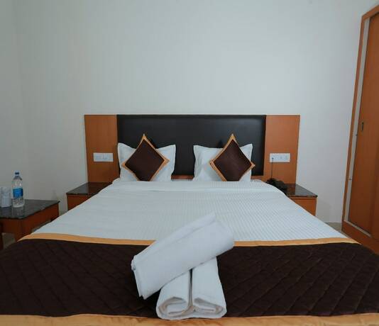 Imagen de la habitación del Hotel Ashok Palace. Foto 16