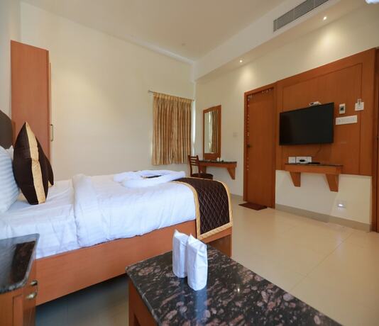 Imagen de la habitación del Hotel Ashok Palace. Foto 17