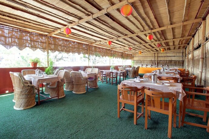 Imagen del bar/restaurante del Hotel Ashoka, Mount Abu. Foto 2