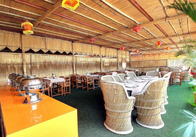 Imagen del bar/restaurante del Hotel Ashoka, Mount Abu. Foto 4