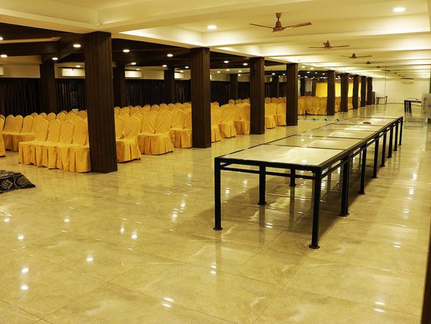 Imagen de los interiores del Hotel Ashray. Foto 13
