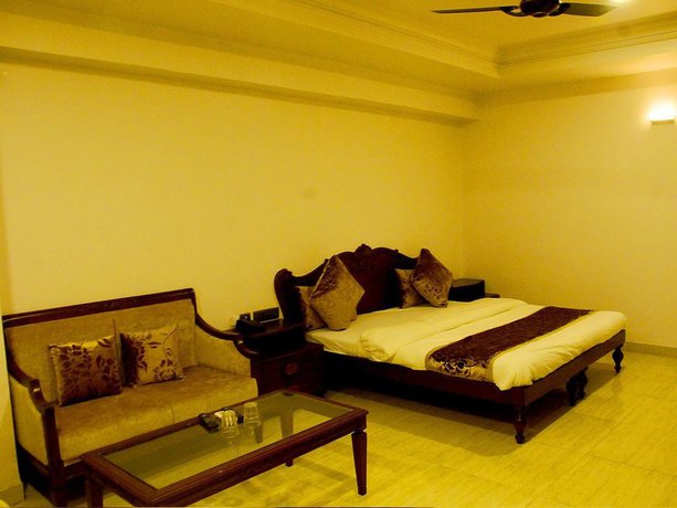 Imagen de la habitación del Hotel Ashray. Foto 6
