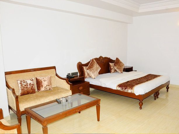 Imagen de la habitación del Hotel Ashray. Foto 7