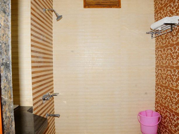 Imagen de la habitación del Hotel Ashray. Foto 9