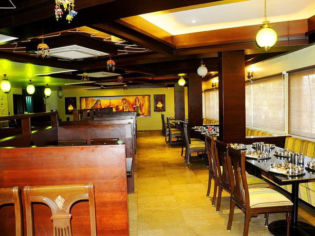 Imagen del bar/restaurante del Hotel Ashray. Foto 5