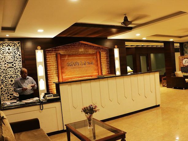 Imagen de los interiores del Hotel Ashray. Foto 15