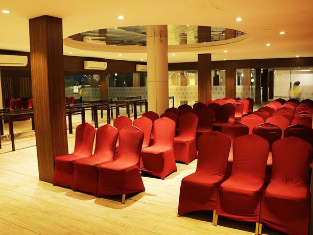 Imagen de los interiores del Hotel Ashray. Foto 16