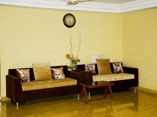 Imagen de los interiores del Hotel Ashray. Foto 17