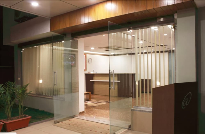 Imagen general del Hotel Ashray Inn. Foto 1