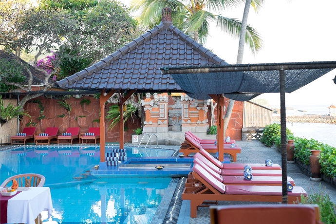 Imagen de la piscina del Hotel Ashyana Candidasa. Foto 16