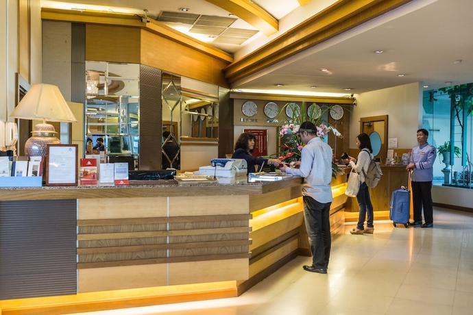 Imagen de los interiores del Hotel Asia Airport. Foto 19