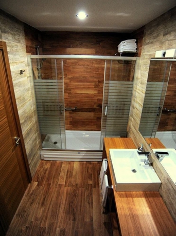 Imagen de la habitación del Hotel Asia Artemis Suite. Foto 8