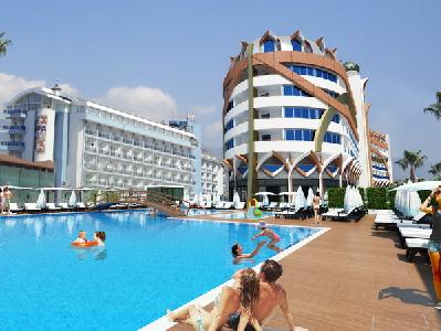 Imagen de la piscina del Hotel Asia Beach Resort and Spa. Foto 10
