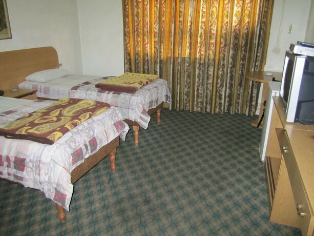 Imagen de la habitación del Hotel Asia. Foto 17