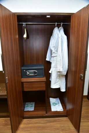 Imagen de la habitación del Hotel Asia Health Resorts and Spa. Foto 12