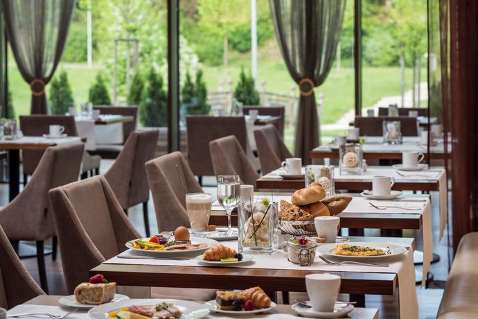 Imagen del bar/restaurante del Hotel Asia Hotel & Spa Leoben. Foto 3