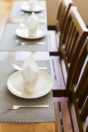 Imagen del bar/restaurante del Hotel Asia Hotels Group - Poonpetch Chiangmai. Foto 5