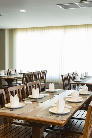 Imagen del bar/restaurante del Hotel Asia Hotels Group - Poonpetch Chiangmai. Foto 6