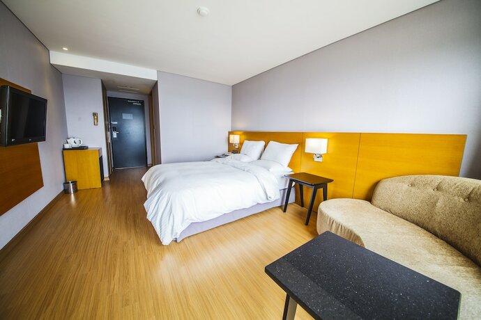 Imagen de la habitación del Hotel Asia Lakeside. Foto 14
