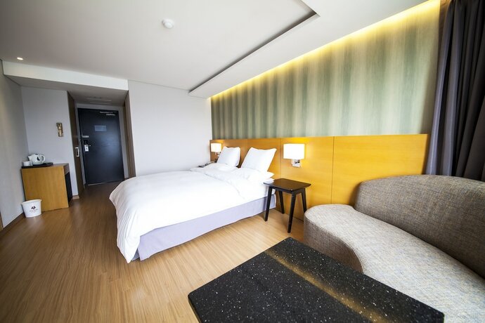 Imagen de la habitación del Hotel Asia Lakeside. Foto 16