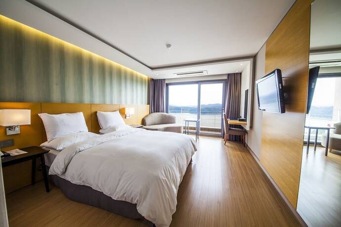 Imagen de la habitación del Hotel Asia Lakeside. Foto 18