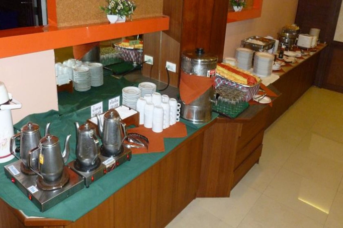 Imagen del bar/restaurante del Hotel Asia Lampang. Foto 3