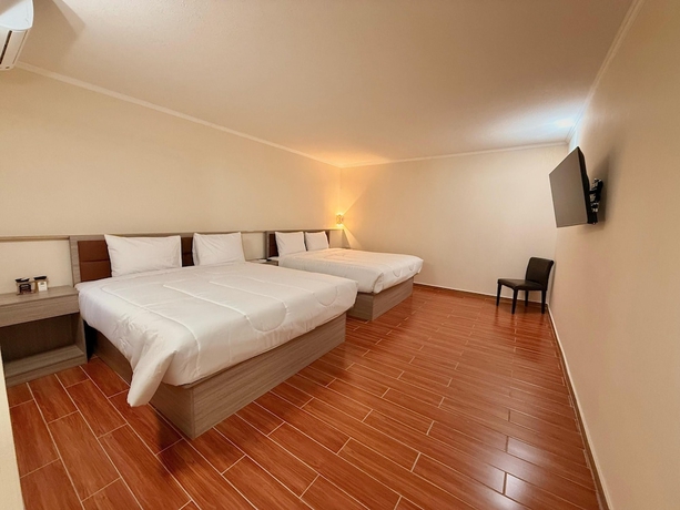 Imagen de la habitación del Hotel Asia Pacifico. Foto 6