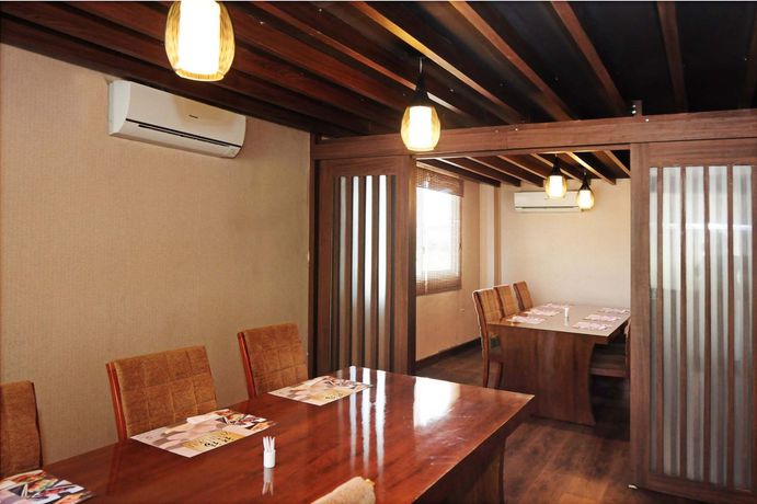 Imagen del bar/restaurante del Hotel Asialink Premier Karawang. Foto 2