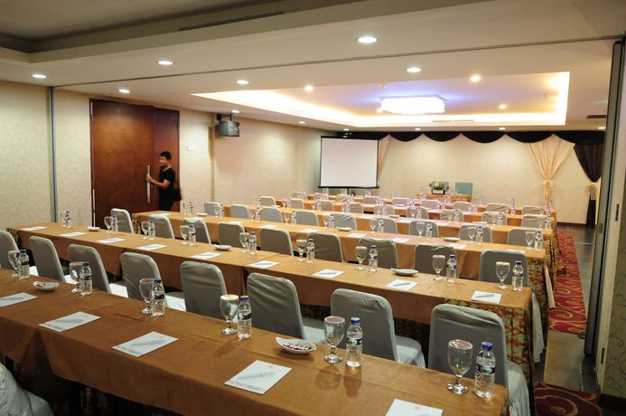 Imagen de los interiores del Hotel Asialink Premier Karawang. Foto 10